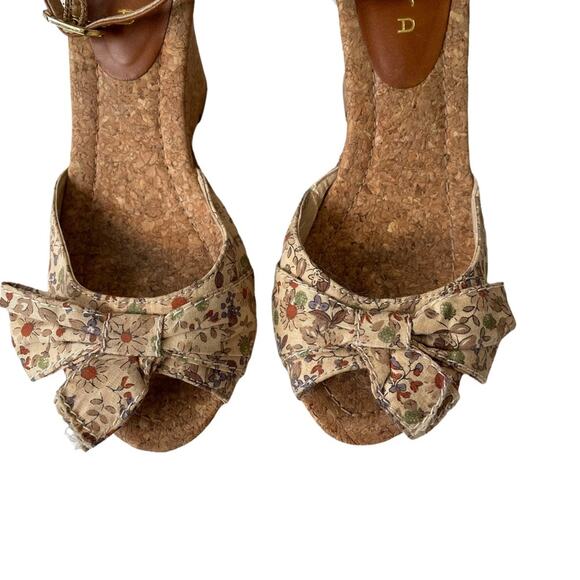 Unisa Wedge Floral Cork Peep Toe Neutral Tan 7 GUC - Picture 6 of 10